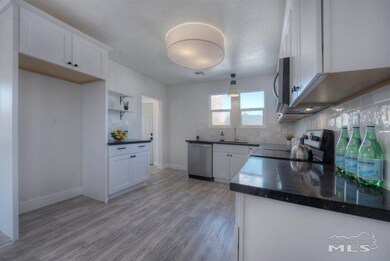 414 1/2 13th St, Sparks, NV 89431 - photo 3