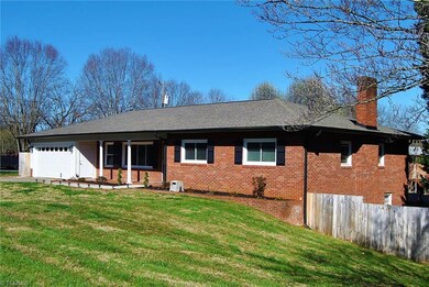 803 Oakdale Dr, Statesville, NC 28677 - photo 2