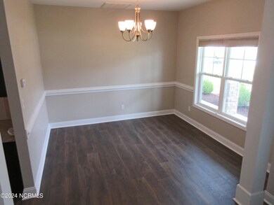 420 Wolfe Ln - Dining