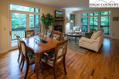 LIGHT, BRIGHT, SPACIOUS LIVING!