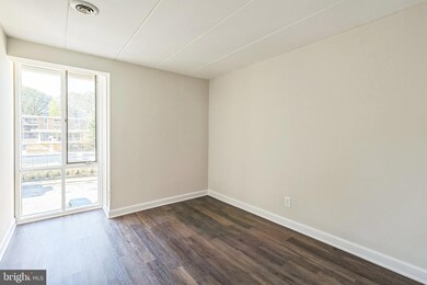 5703 Indian Ct unit 15, Alexandria, VA 22303 - photo 7