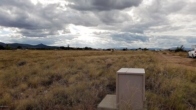 0 N Sunhawk Rd unit 1028938, Paulden, AZ 86334 - photo 7