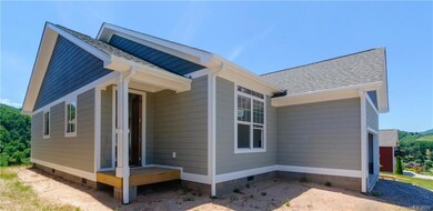 32 Rose Point Dr unit LOT 28, Leicester, NC 28748 - photo 3