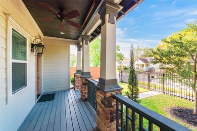 1206 Walton St, Houston, TX 77009 - photo 3