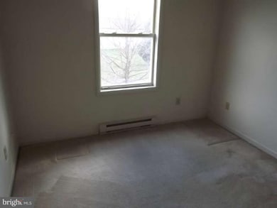 1318 Warm Spring Rd, Chambersburg, PA 17202 - photo 5