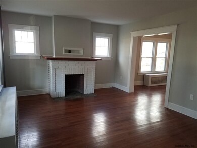 19 Hutton St, Albany, NY 12204 - photo 2
