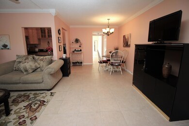 51 Windsor C, West Palm Beach, FL 33417 - photo 5