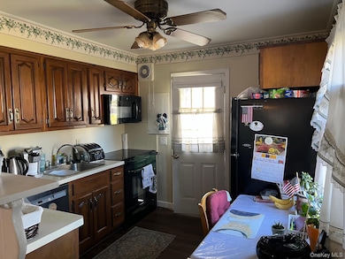 94 Sugar Maple Rd, Levittown, NY 11756 - photo 2