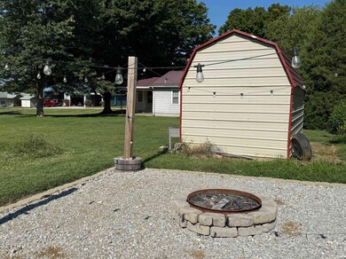 6 S Schroeder St, Edwardsport, IN 47528 - photo 3