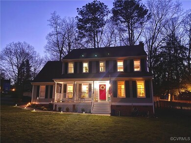 Nearly 2000 sq feet, Fenced back yard. corner lot