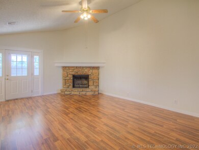 1398 E 140th Place, Glenpool, OK 74033 - photo 3