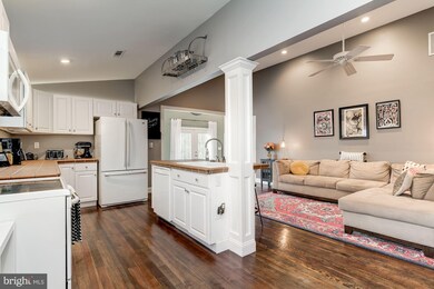 229 Lake Rd, Pasadena, MD 21122 - photo 4