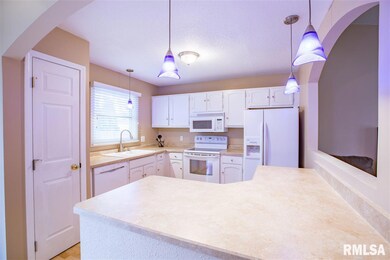 1444 W 46th St, Davenport, IA 52806 - photo 7