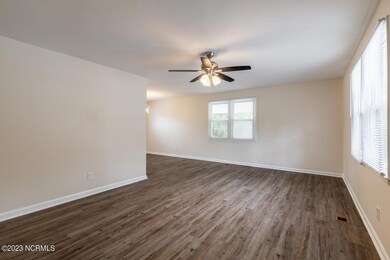 309 Woodhaven Dr, Jacksonville, NC 28540 - photo 3