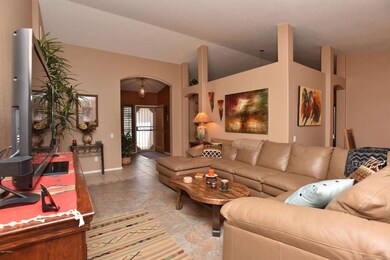 006_LIVING ROOM