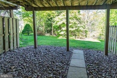 4946 Wyndham Creek Ct, Fairfax, VA 22030 - photo 3