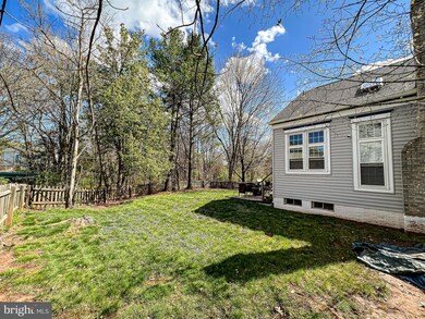 3413 Doe Run Ct, Herndon, VA 20171 - photo 2