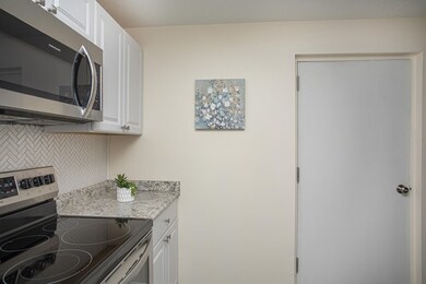 79 Fountain Ln unit 8, South Weymouth, MA 02190 - photo 5
