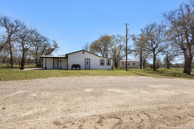 2124 Polly Ln, La Vernia, TX 78121 - photo 3