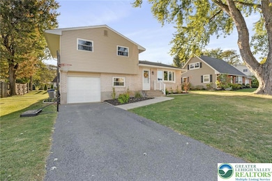 1360 Walnut Ln, MacUngie, PA 18062 - photo 2