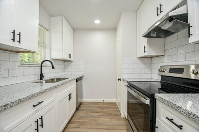 5725 Arthington St, Houston, TX 77053 - photo 3