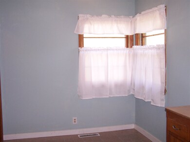 10.6 x 13, Ceiling Fan, Wood Flooring