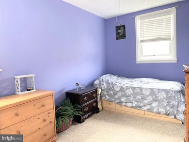 254 Roberts Cir, Norristown, PA 19401 - photo 3