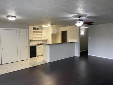 6304 Sandhurst Ln E, North Richland Hills, TX 76182 - photo 4