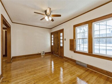 1723 41st St, Des Moines, IA 50310 - photo 6