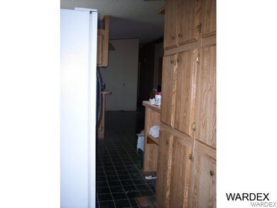 lots of kitchen cupboards