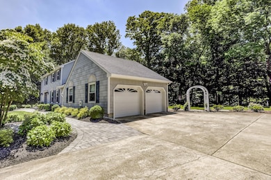 32 Rambling Brook Dr, Holmdel, NJ 07733 - photo 4