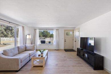 22875 Mcgrath Rd, Bend, OR 97701 - photo 4