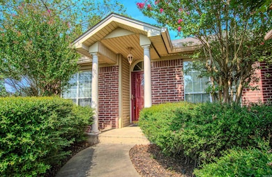 14904 Lamplight Way, Little Rock, AR 72211 - photo 4