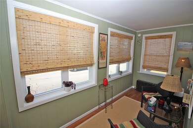 4 Vaughan Ave, Newport, RI 02840 - photo 4