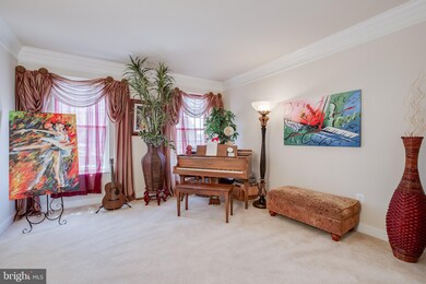 19142 Potomac Crest Dr, Triangle, VA 22172 - photo 2