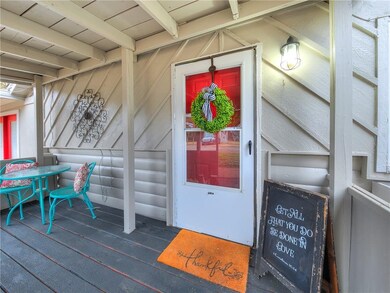 12301 Skyridge Dr, Edmond, OK 73025 - photo 2