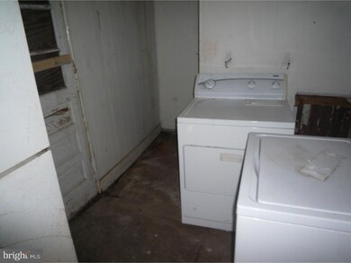 1233 Moss St, Reading, PA 19604 - photo 6