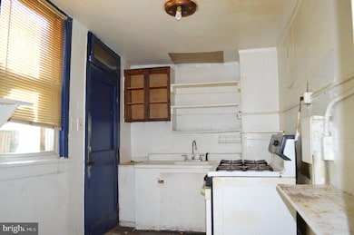 126 S Regester St, Baltimore, MD 21231 - photo 6