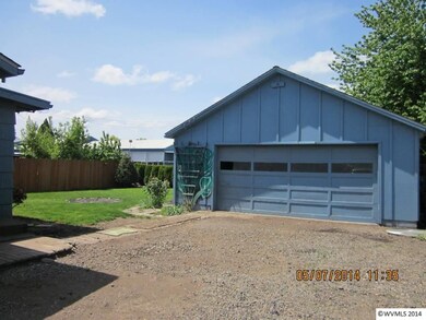 Detached 2 car garage