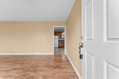 511 Jewel Dr, Clarksville, TN 37042 - photo 3