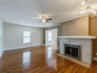 1218 48th St, Des Moines, IA 50311 - photo 3