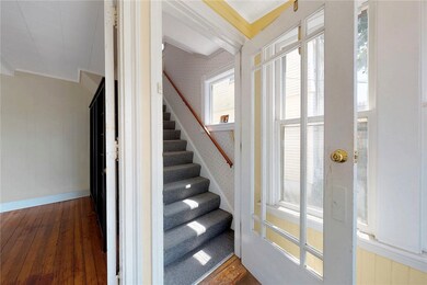 16 Vaughan Ave, Newport, RI 02840 - photo 4