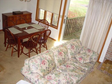 53 Village Dr, Stroudsburg, PA 18360 - photo 4