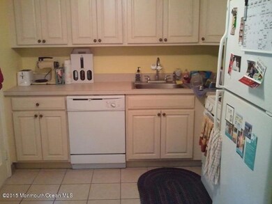 4 Juniper Ln unit A, Eatontown, NJ 07724 - photo 2