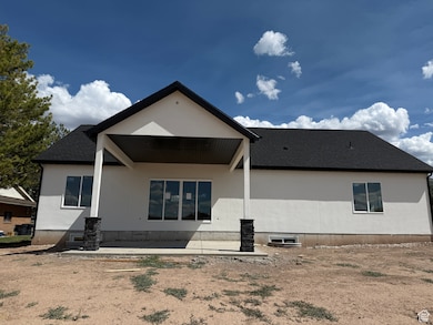 155 N 100 W, Levan, UT 84639 - photo 6