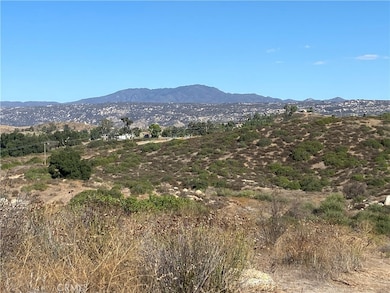 10 Gray Squirrel Rd, Sage, CA 92544 - photo 2