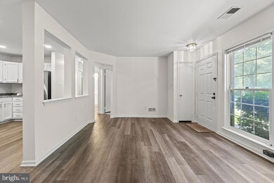 5700 Brewer House Cir unit T4, Rockville, MD 20852 - photo 2