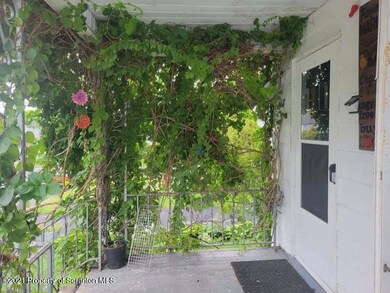 315 Smith St, Dupont, PA 18641 - photo 3