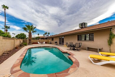 4505 S Juniper St swimming pool