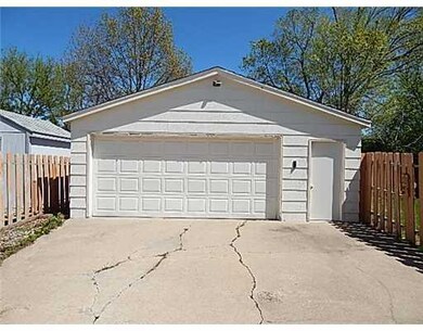 2517 SE 17th St, Des Moines, IA 50320 - photo 3